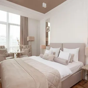 Avanti Aparthotel